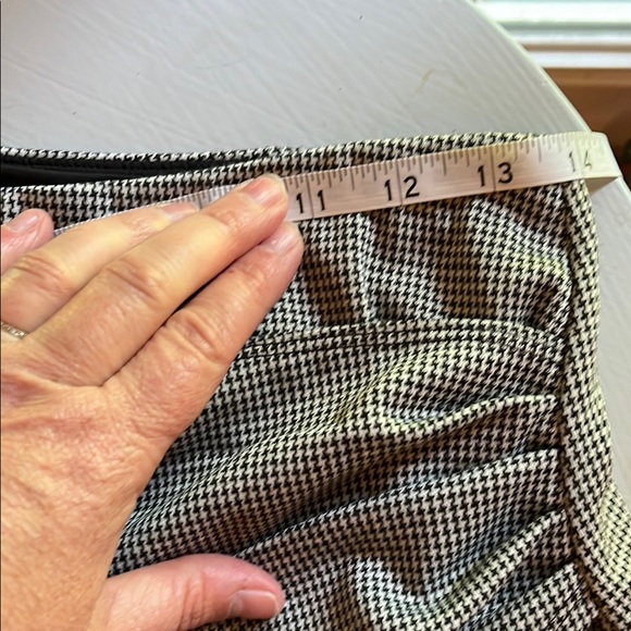 NWT HALARA High Waisted Asymmetrical Ruched 2-in-1 Houndstooth Mini Work Skirt - Picture 12 of 13